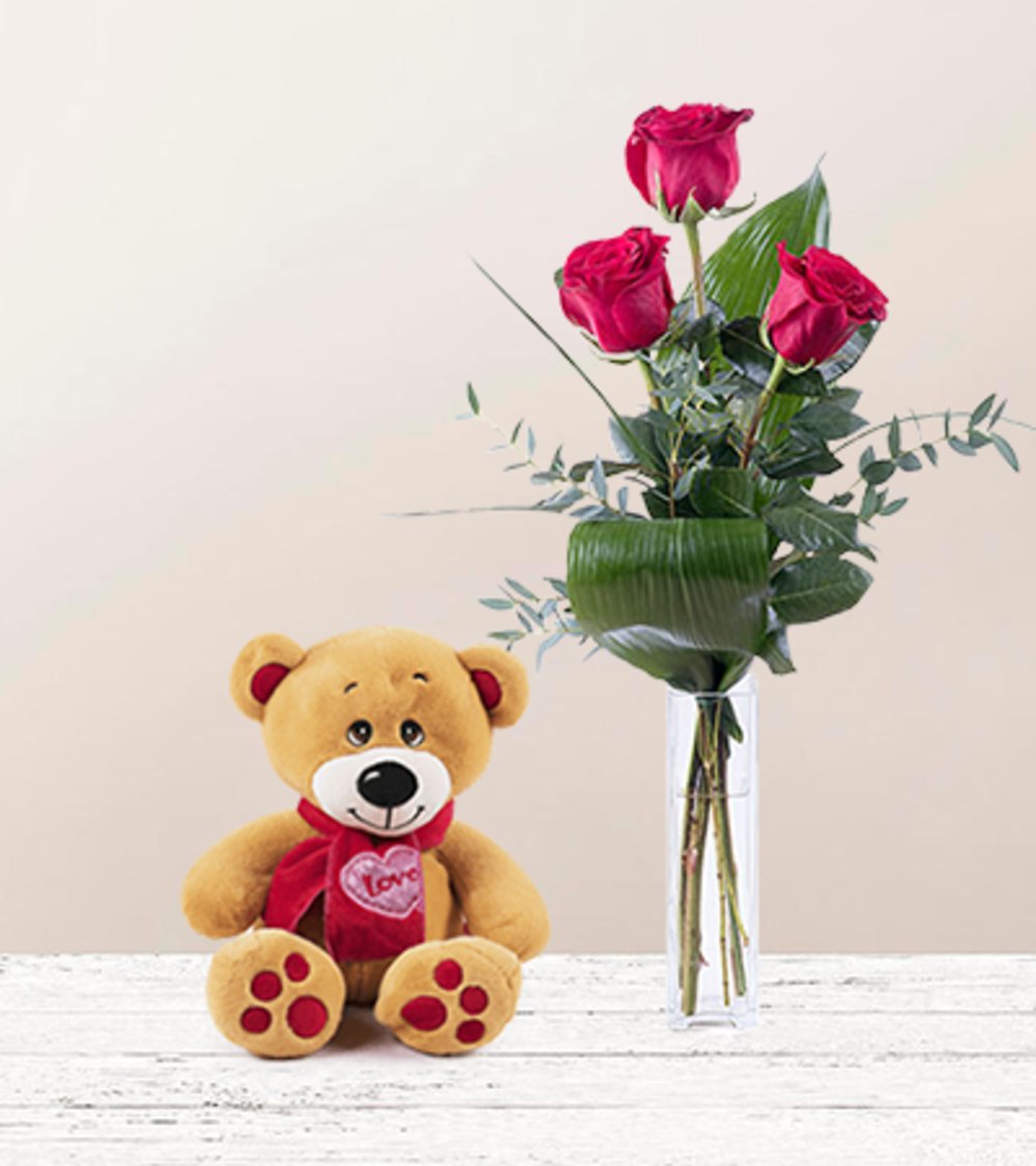 Cute Teddy With Roses