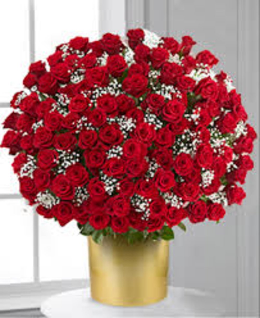 200 Luxurious Red Rose Arrangement
