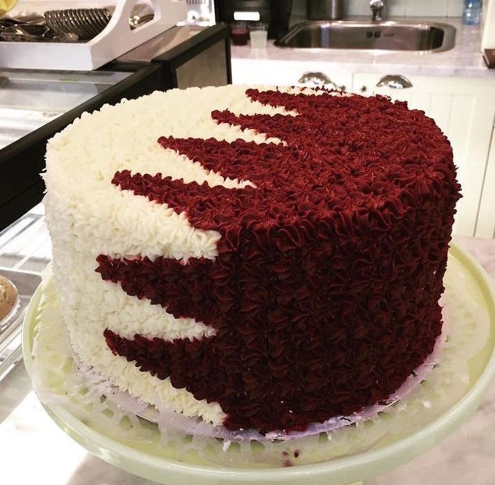 Qatar National Day Theme Round Shaped Cake